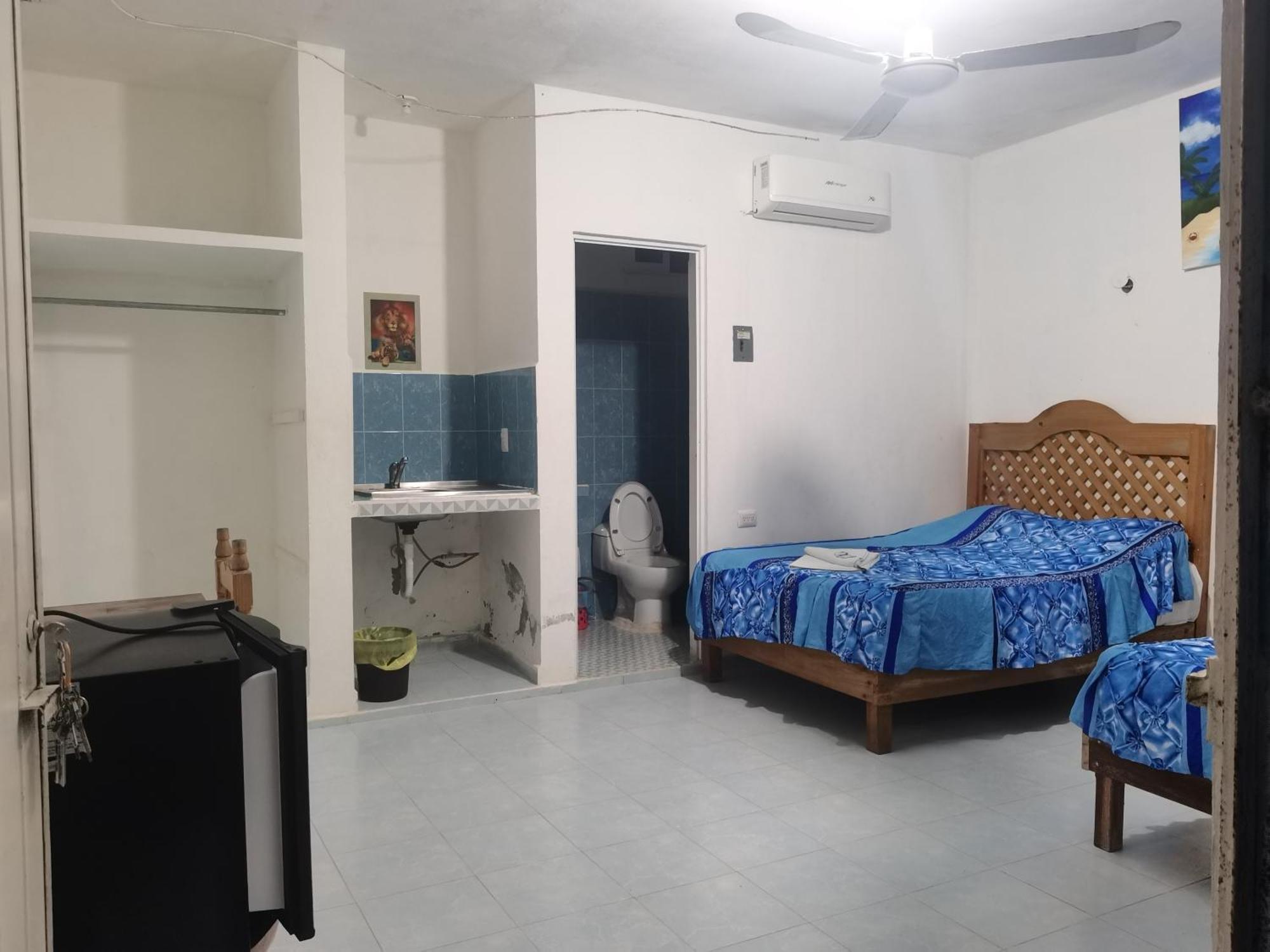 Blue Hotel Бакалар Екстериор снимка